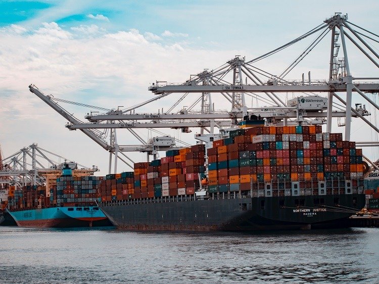 US Ports hit by falling Container Availability amid Peak Season